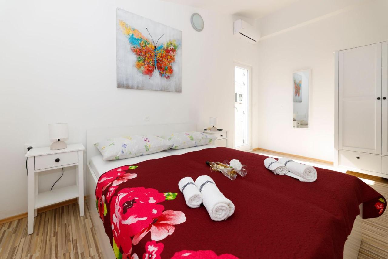 Apartman Gaby Makarska Exteriör bild